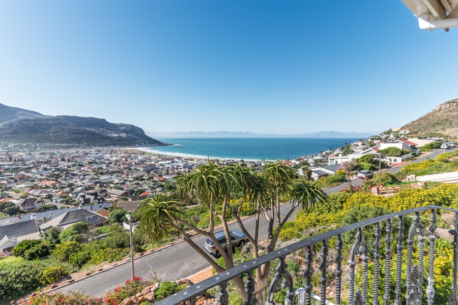 To Let 4 Bedroom Property for Rent in Fish Hoek Western Cape